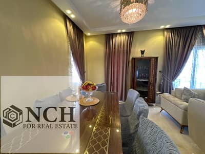 فرصة مميزة لامتلاك شقة راقية داخل Mivida Boulevard، أحد أرقى المناطق داخل Mivida New Cairo من تطوير Emaar، حيث يجتمع التصميم العصري مع المساحات الخضرا