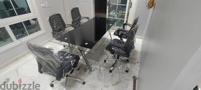ترابيزه إجتماعات زجاج سيكوريت شاسيه معدن متاح جميع المقاسات