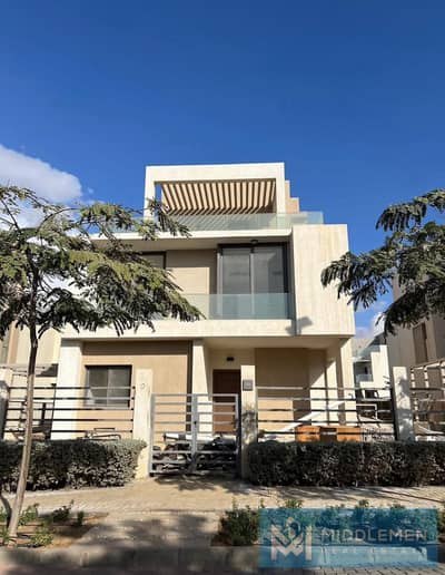 town house corner 250m Prime location Ready to move elmarasem fifth square new cairo marasem