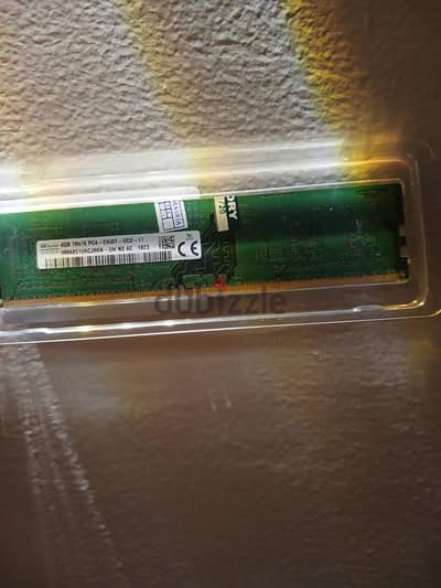 رامتين 2x4  نوعها ddr4 و 2400hz