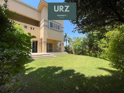A  villa 3 floors, a fantastic view of Central Park for sale in  Butterfly Compound next to Sarai Sodic and New Giza minutes from Madinaty