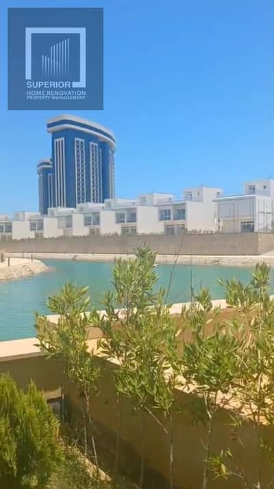 فيلا  للبيع في مزارين آيلاند – العلمين الجديدة | صف أول على البحيره بحري