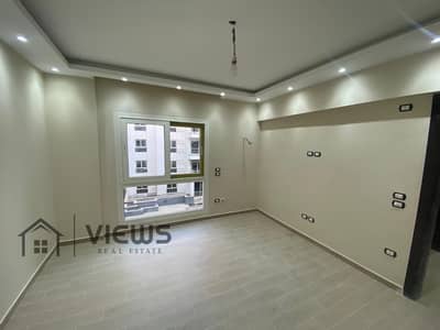 Apartment 3 bedrooms for rent with kitchen and ACs super lux finishing Mountain view i city