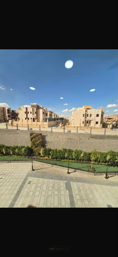 A distinguished office in Trivium Mall - Sheikh Zayed 54 meters floor: second northern view overlooking Alma Compound