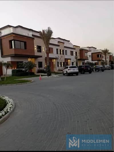 Townhouse Middle 246m Fully Finished Ready to Move in Azzar New Cairo