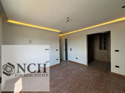 فرصة مميزة للسكن داخل Hyde Park New Cairo، أحد أرقى وأشهر المشروعات السكنية في القاهرة الجديدة، والذي يتميز بموقعه الاستراتيجي، والمساحات الخضراء