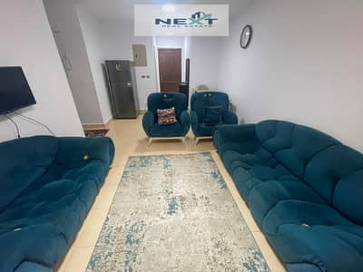 للايجار في مدينتي_ مفروش  المنطقه :b6 المساحه : 106م التقسيمه : 3 نوم + 2 حمام   التشطيب : شركه مكيفه بالكامل  الفيو : وايد جاردن السعر : 25000 جاهزه