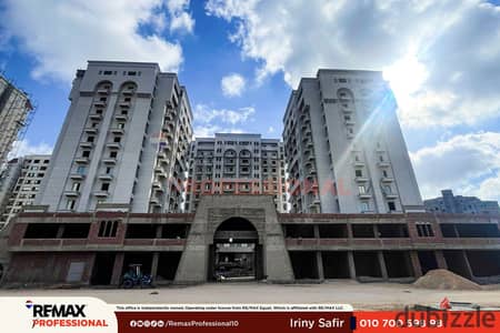 موقع مميز بالقرب من كافة الخدمات كمبوند مغلق شقة للبيع في صواري