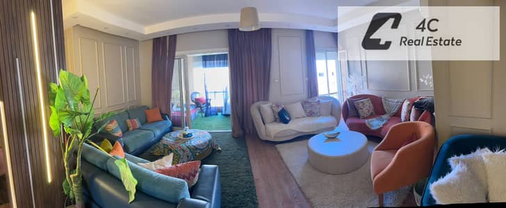 3-bedroom apartment, ultra-super-luxurious finishing, immediate occupancy at the lowest price in Mountain View Hyde Park, open view lakes - ready