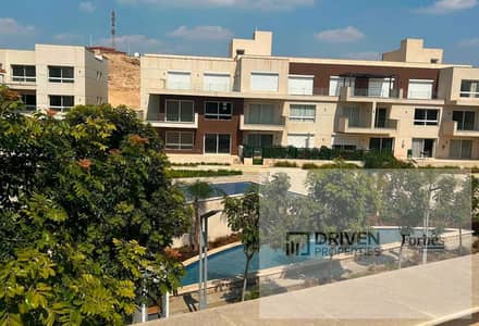 Under Market Price Townhouse 4BD For Sale In Soleya Compound Near New Giza 6th of October Giza.