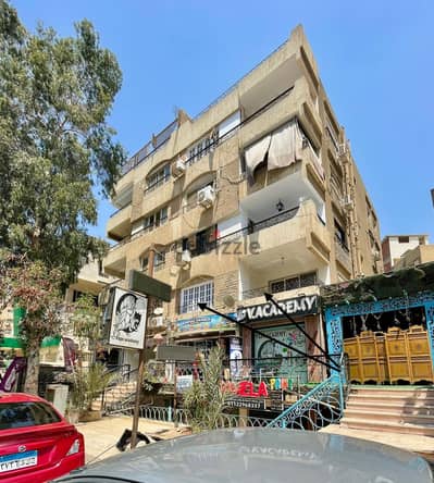 شقة فاخرة قرب ميدان النافورة بالمقطم للإيجار