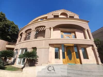 فيلا للايجار  1000م في القطاميه هايتس تشطيب مميز  - التجمع الخامس