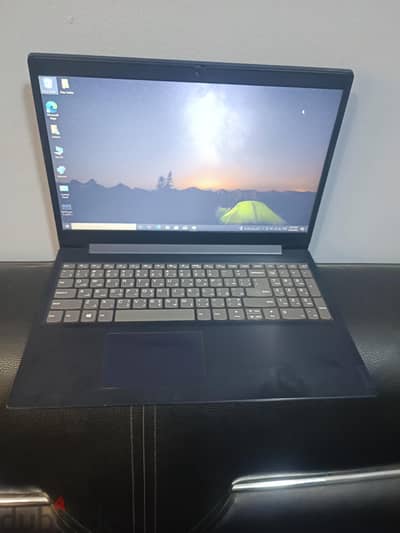 lenovo  core i3 جيل تامن بكارتين شاشة