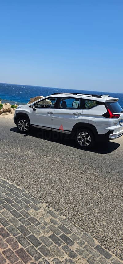سياره  اكسبندرلموزين   suv للمطارات  و المشاوير الرحلات والسفر بالسائق