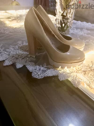 (Heels) سواريه كعب عالي راقي للبيع