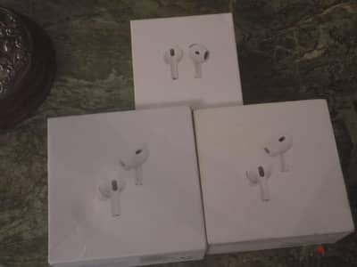 ٣ كرتونات اير بودز اصليين airpods
