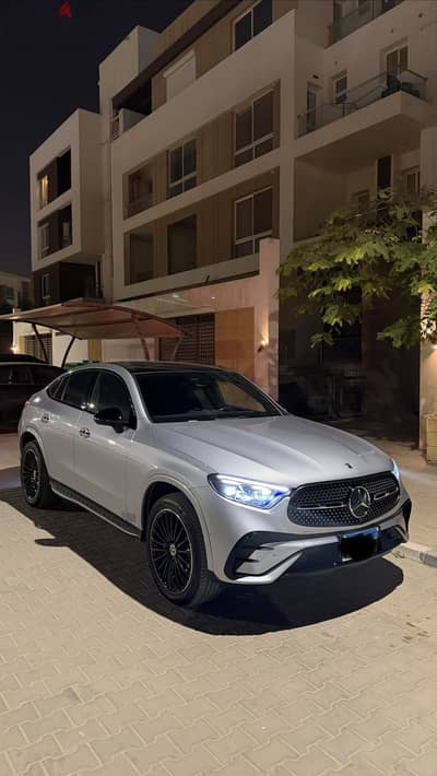 مرسيدس بنز جى إل سى 300 2025 وكيل وليست استيراد AMG