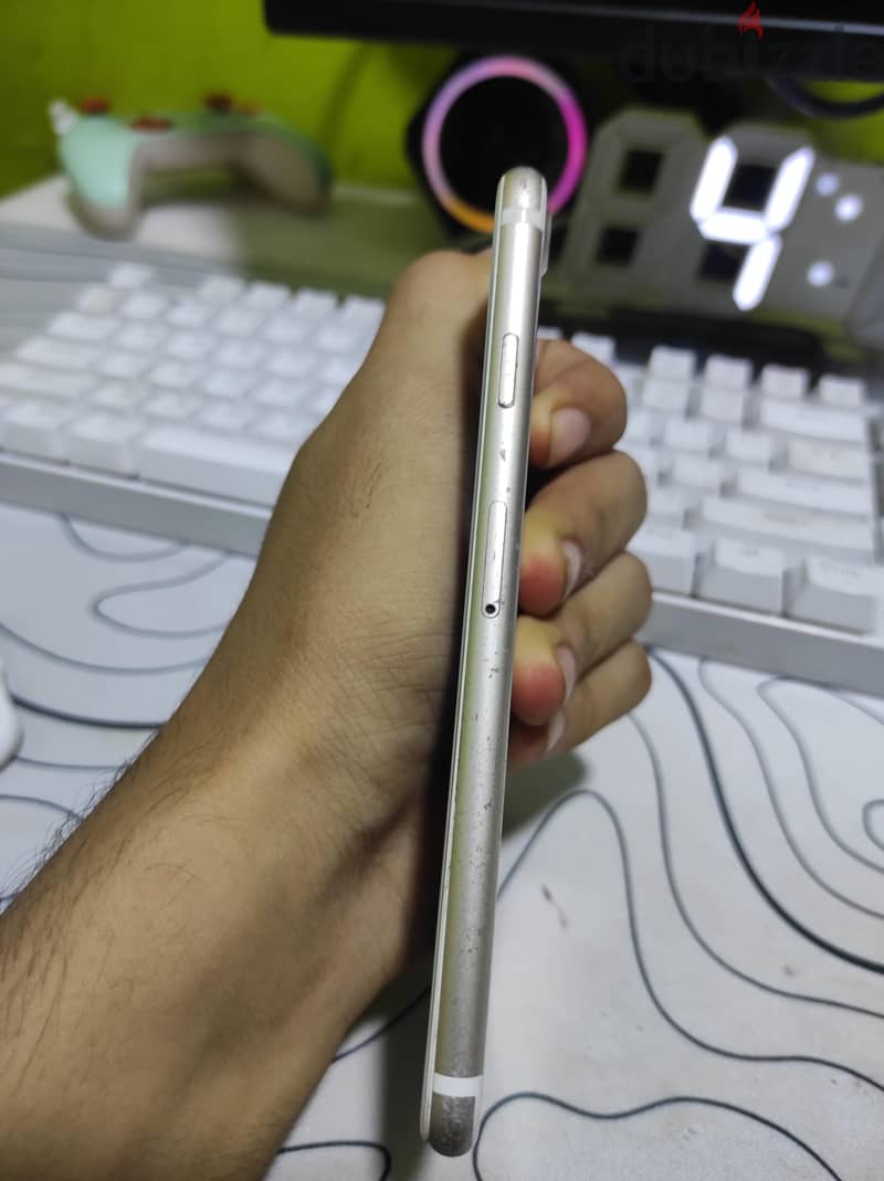 Apple - iPhone 7 5