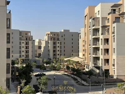 Ready-to-move-in apartment, fully finished, 136 sq m (2 bedrooms) for sale in District 5 Compound, Fifth Settlement - near the American University