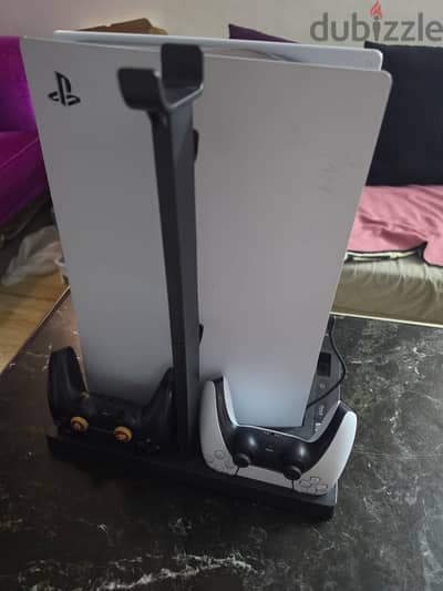 PS5 Disc Edition + 2 Controllers + Charging Stand
