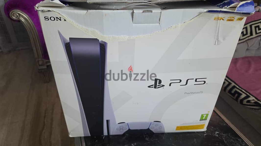 PS5 Disc Edition + 2 Controllers + Charging Stand 3