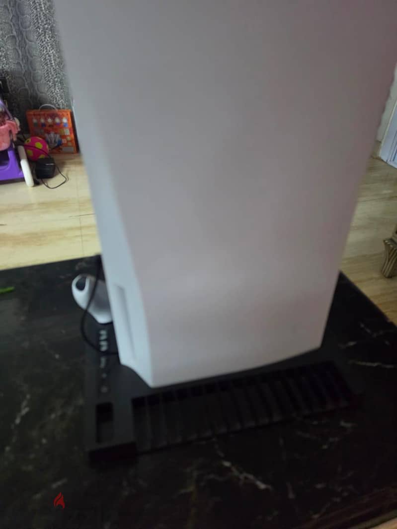 PS5 Disc Edition + 2 Controllers + Charging Stand 5