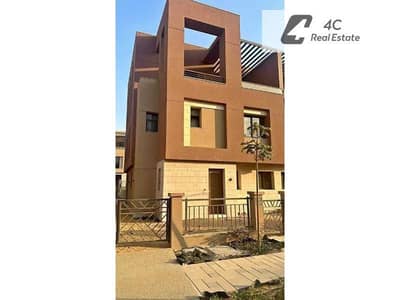 اقل سعر تاون هاوس ميدل استلام فوري  للبيع في ديستريكت 5 – القاهرة الجديدة التجمع الخامس District 5  New Cairo, Fifth Settlement