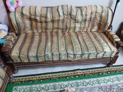 كنبه واربع كراسي