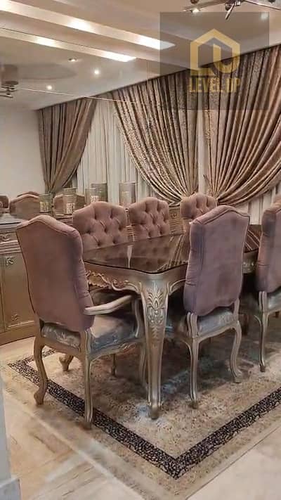 دوبلكس للايجار بسعر لقطة مفروش بالكامل في فيلدج جيت بجانب الجامعة الامريكية