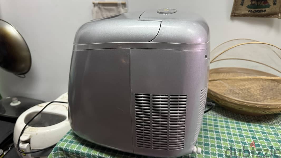 Ice maker 6