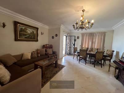 شقة مميزه للإيجار داخل كمبوند حدائق المهندسين – الشيخ زايد – مفروشه بالكامل بالتكييفات