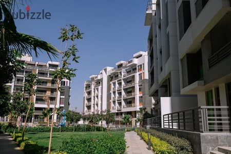 Apartment for sale in installments in a very distinguished location on the landscape of the compound with all services