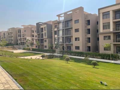 شقة للبيع في فيفث سكوير المراسم التجمع الخامس مساحة 168 متر تشطيب كامل بالتكييفات جاهزة للسكن Fifth Square New Cairo