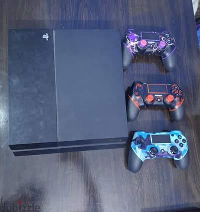 PS4 Slim 500GB + 3 دراعات  PS4 Slim 500GB + 3 دراعات