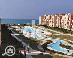 فرصة ساحلية استثنائية : شاليه بحري بالروف وإطلالة مباشرة على البحر شامل الفرش والأجهزة بقرية سبرينج لاند (Spring Land) - رأس سدر