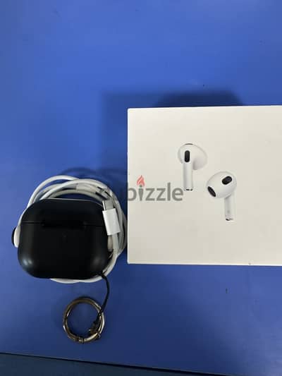 AirPods 3rd Gen أصلية بكل مشتملاتها