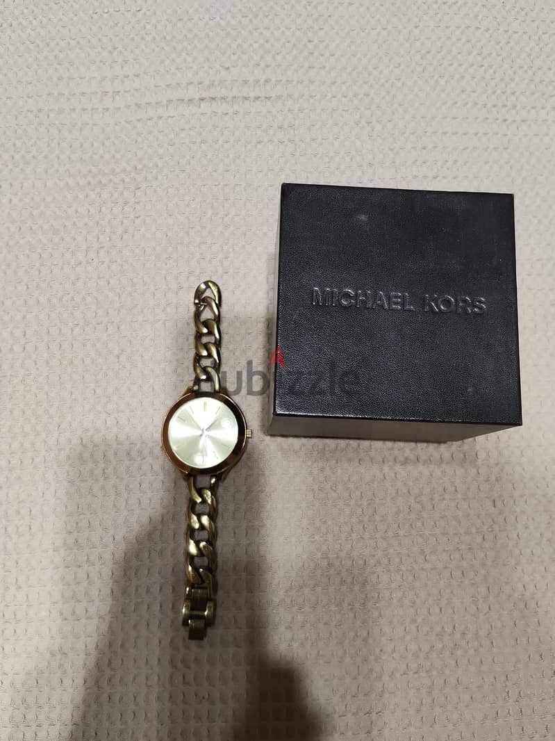 MK watch ساعه 1