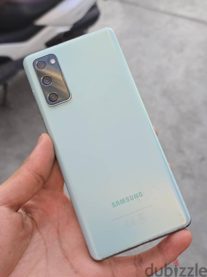 Samsung S20 FE 1