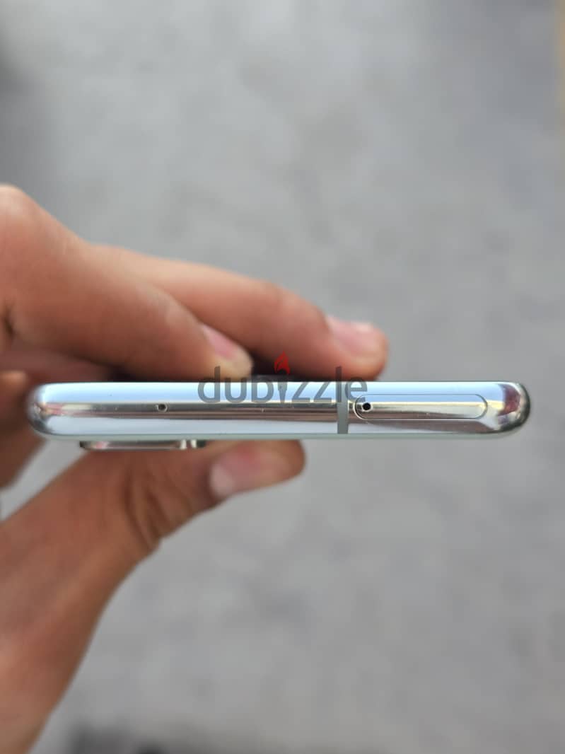 Samsung S20 FE 4