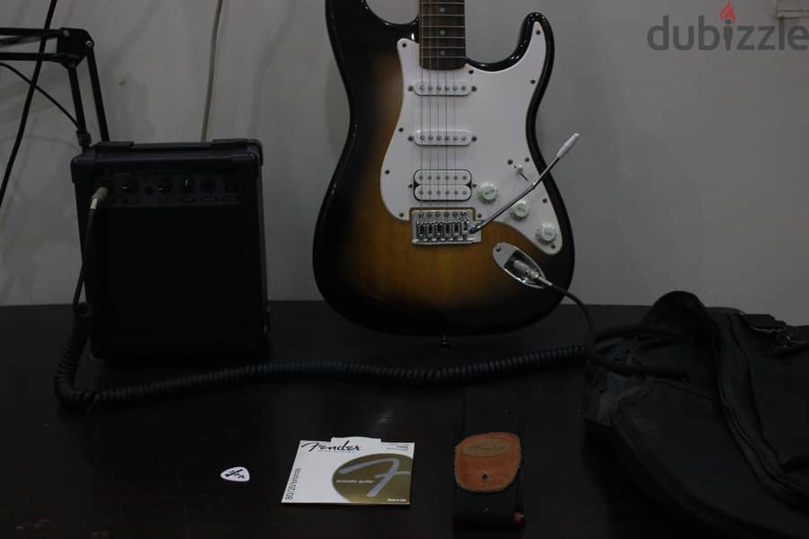 Fender Squier Bullet Stratocaster (HSS) with Amplifier & Accessories 5