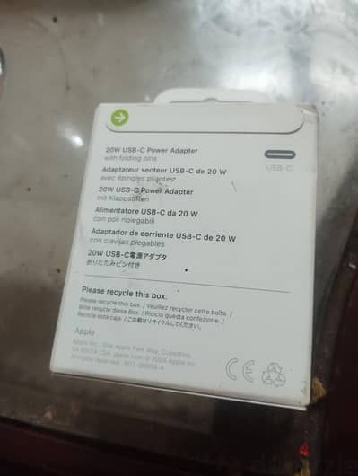 شاحن من شركة أبل اصلي غير مستخدم