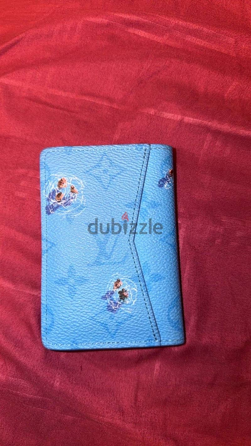 Lv. card holder 6