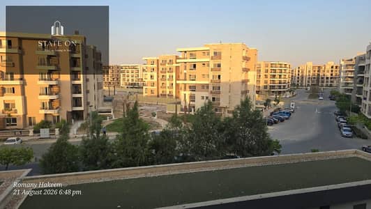 شقة للايجار متشطبة الترا سوبر لوكس بالمطبخ والتكييفات برايم لوكيشن بحرى بالكامل بسعر مغرى فى كمبوند تاج سلطان