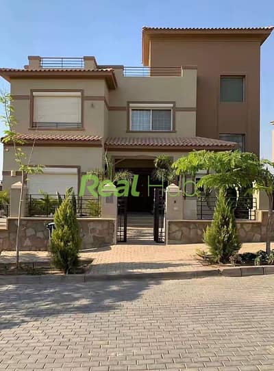 اخر توين هاوس 350 م   جاهز للاستلام prime location في ميفيدا