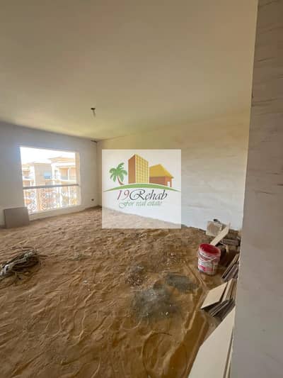 For sale in Al-Rehab, an unfurnished apartment next to the Avniyo Mall in a very distinctive location
