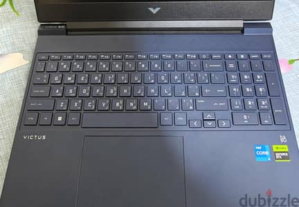hp victus شاريه من الامارات اقل من شهر استخدام جديد