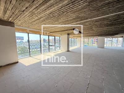 An entire, divisible floor is available for rent in a prime location directly on North 90th Street, New Cairo (Fifth Settlement). It spans 1,600 sqm
