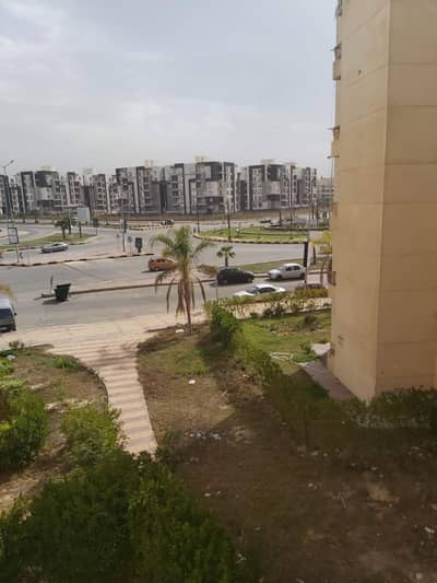&Furnished apartment for rent in Al-Mustaqbal, Sheikh Zayed; features modern furnishings and full air conditioning, along with a prime location& vieww