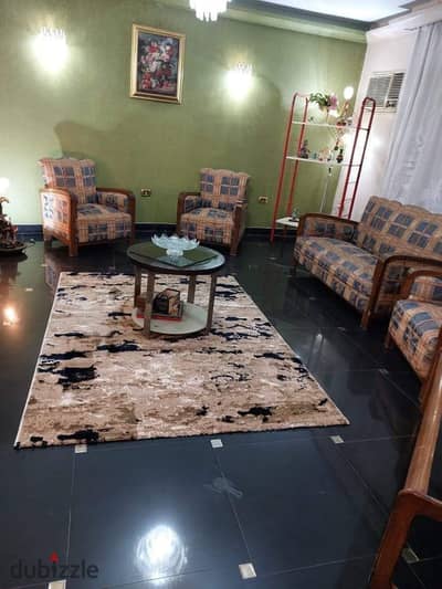 شقة مفروشة مكيفة للايجار ف مصر الجديدة ميدان تريومف الدور التالت