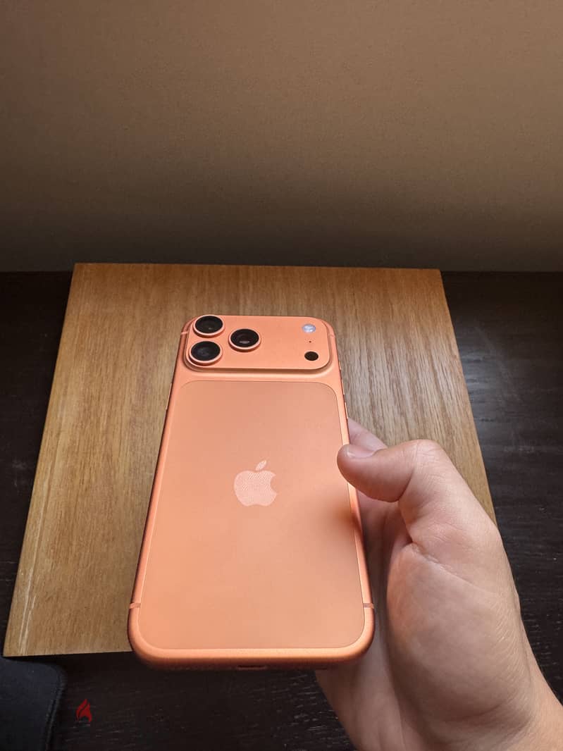 Apple - iPhone 17 Pro Max 4